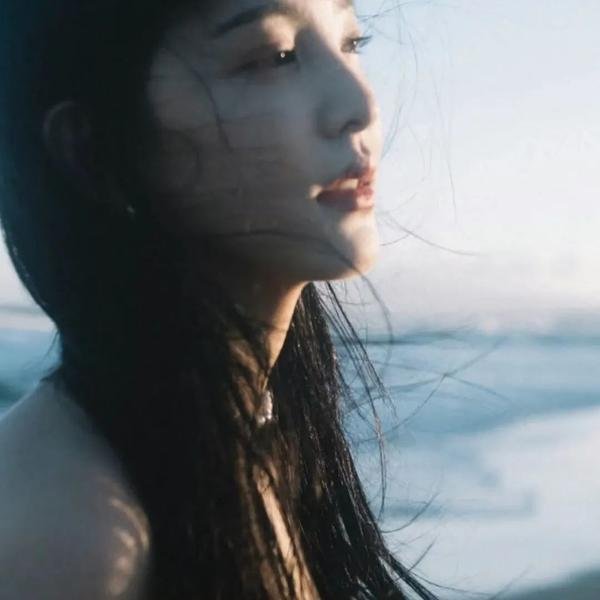 不认识的女友